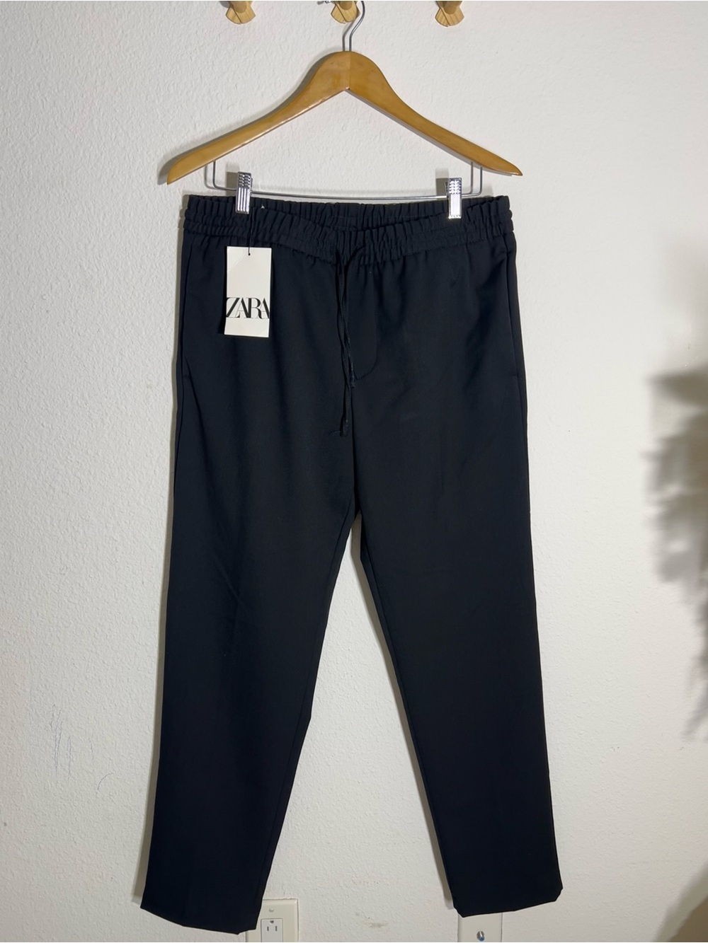 ZARA • NWT men’s black jogger pants